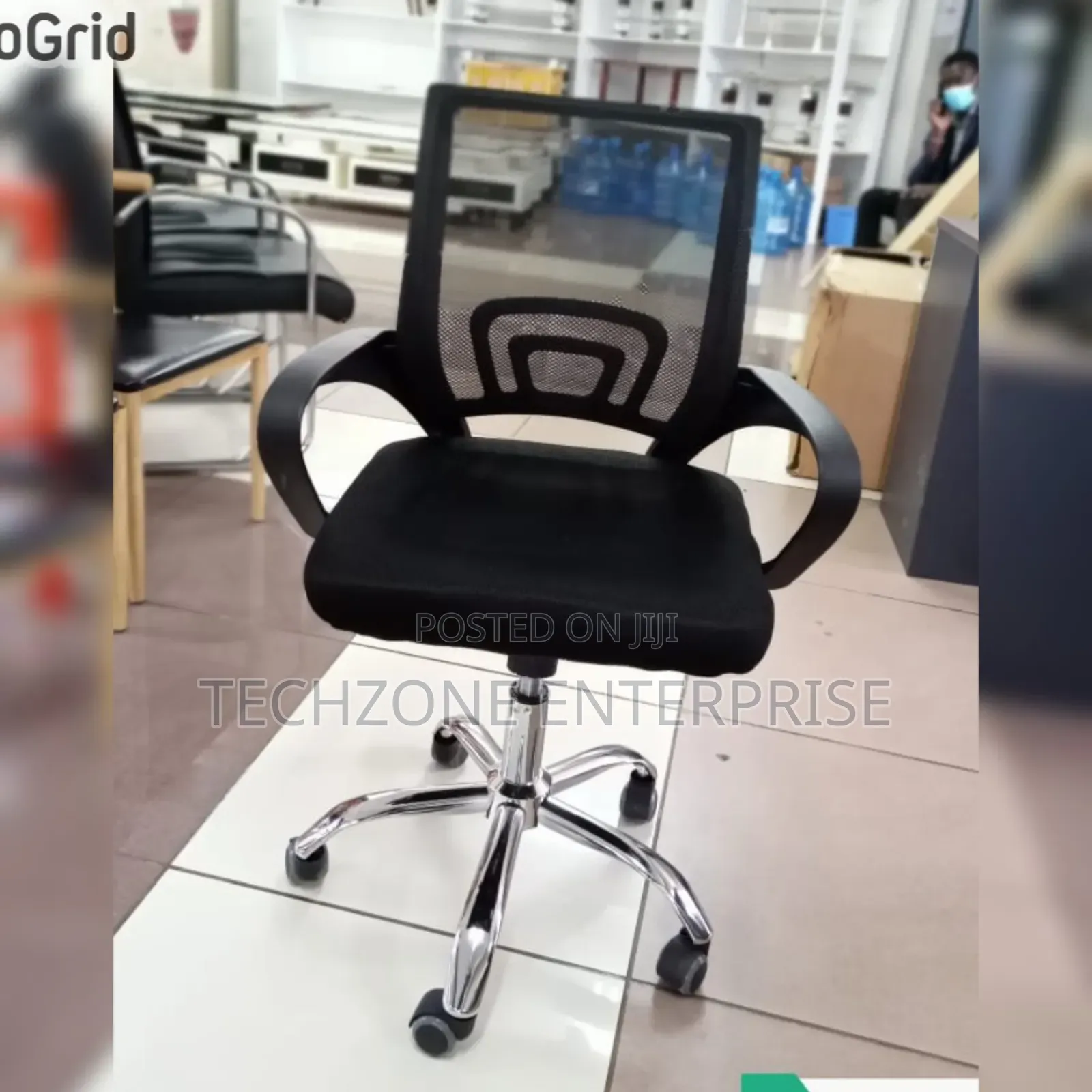 Assembled Executive Office Chair With Fabric Seat
