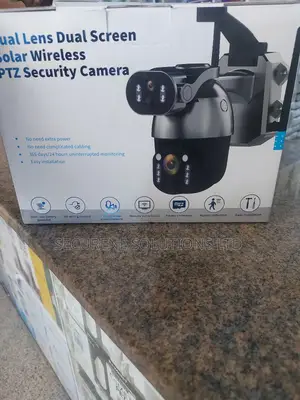 Dual Lens Dual Screen Solar Wireless PTZ / Ubox Solar Camera.