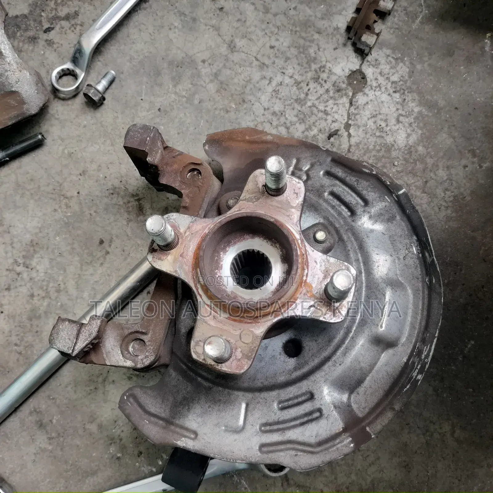 Daihatsu Mira Hub