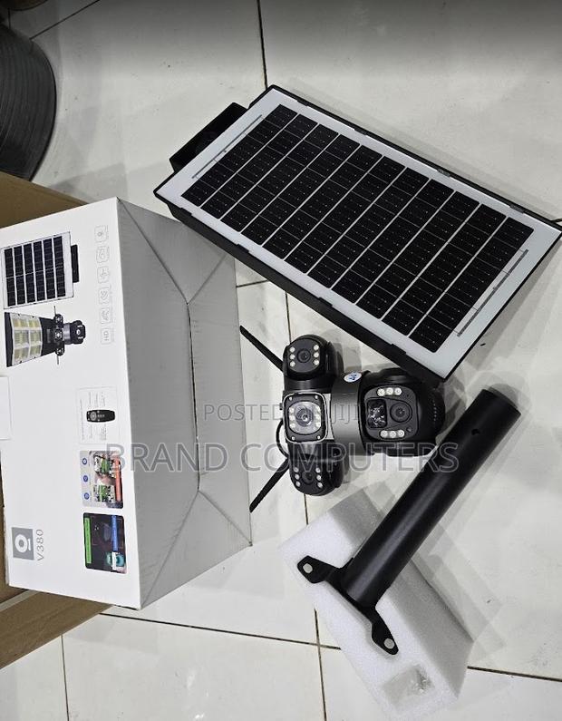 Streetlight 4g Solar Triple Lens PTZ Camera 180w