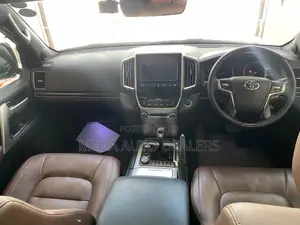 Toyota Land Cruiser 4.6 V8 ZX 2018