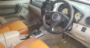 Toyota RAV4 1999 Gold