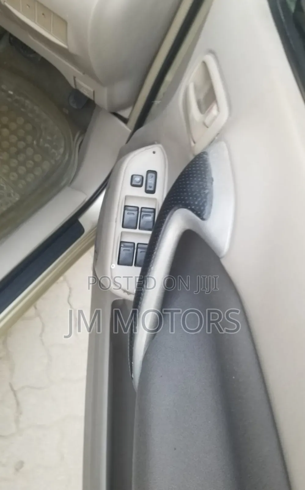 Toyota RAV4 1999 Gold