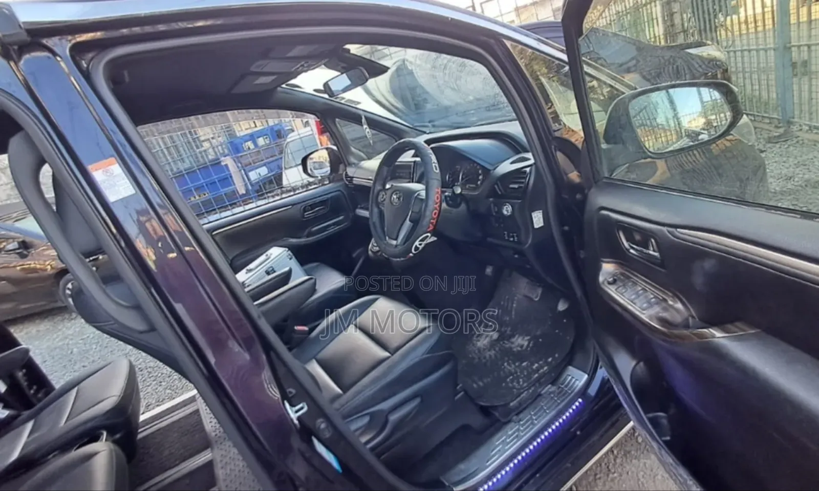 Toyota Esquire 2018 Purple