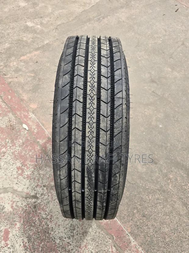 265/70r19.5 Lionlord Tyre Small - thumbnail 2
