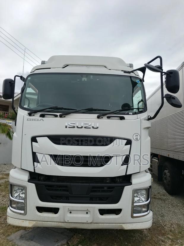 Isuzu Giga - thumbnail 2