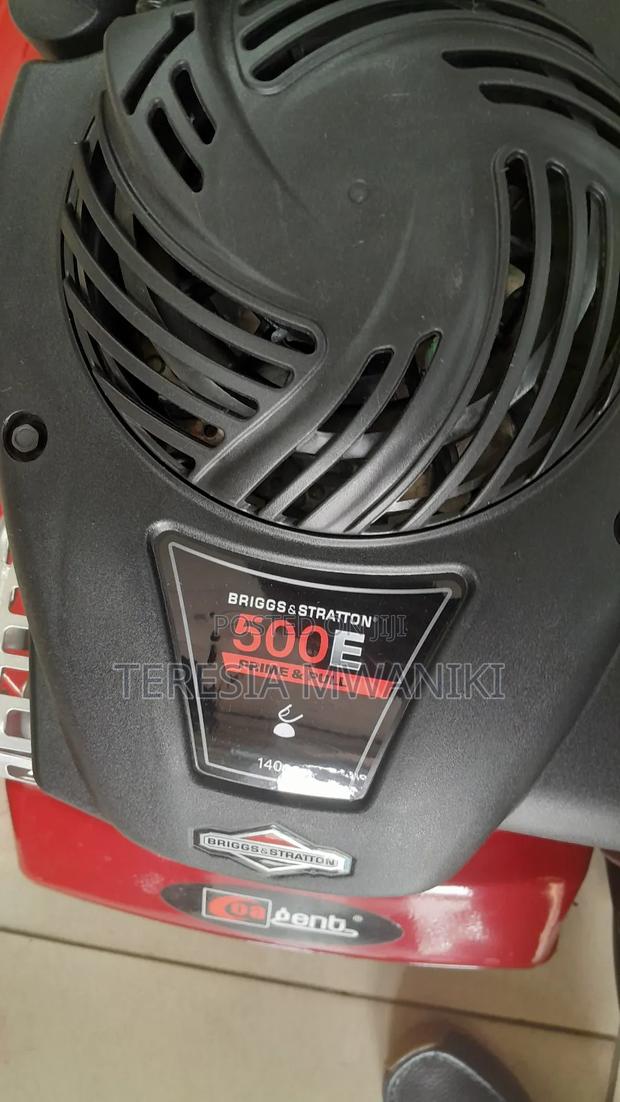 Briggs& Stration Lawn Mower - thumbnail 4