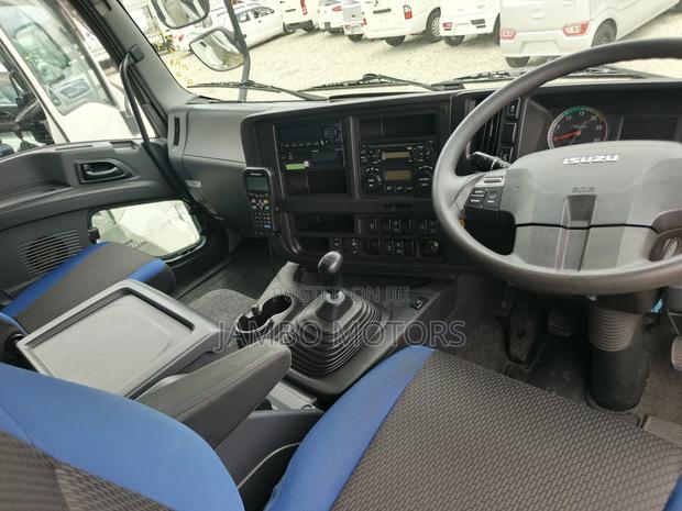 Isuzu Giga - thumbnail 8