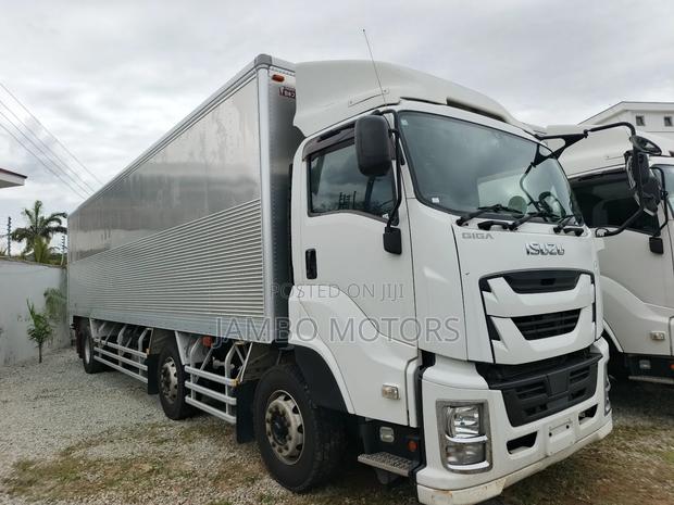Isuzu Giga - thumbnail 3