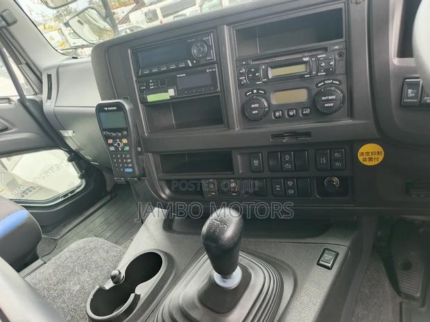 Isuzu Giga - thumbnail 13