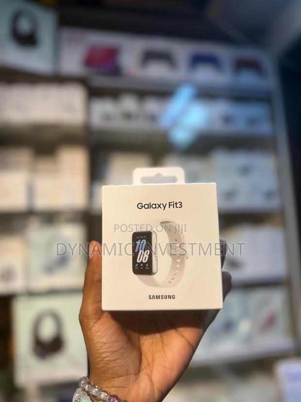 Samsung Galaxy Fit 3 Amoled Display Smart Watch 100+ Watchfaces-Silver - thumbnail 2