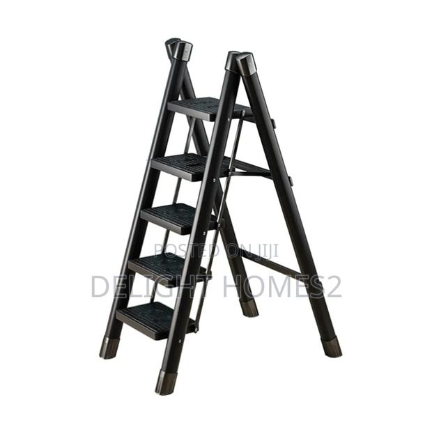 Portable Folding Ladder_car