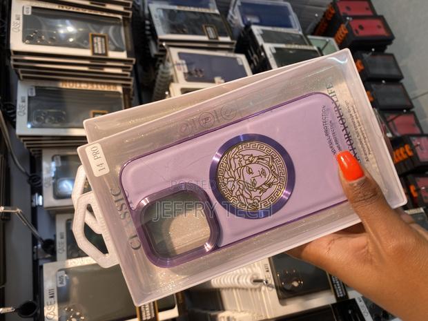 Lyteras Custom Cover Versace Logo for iPhone 14 Pro - thumbnail 3