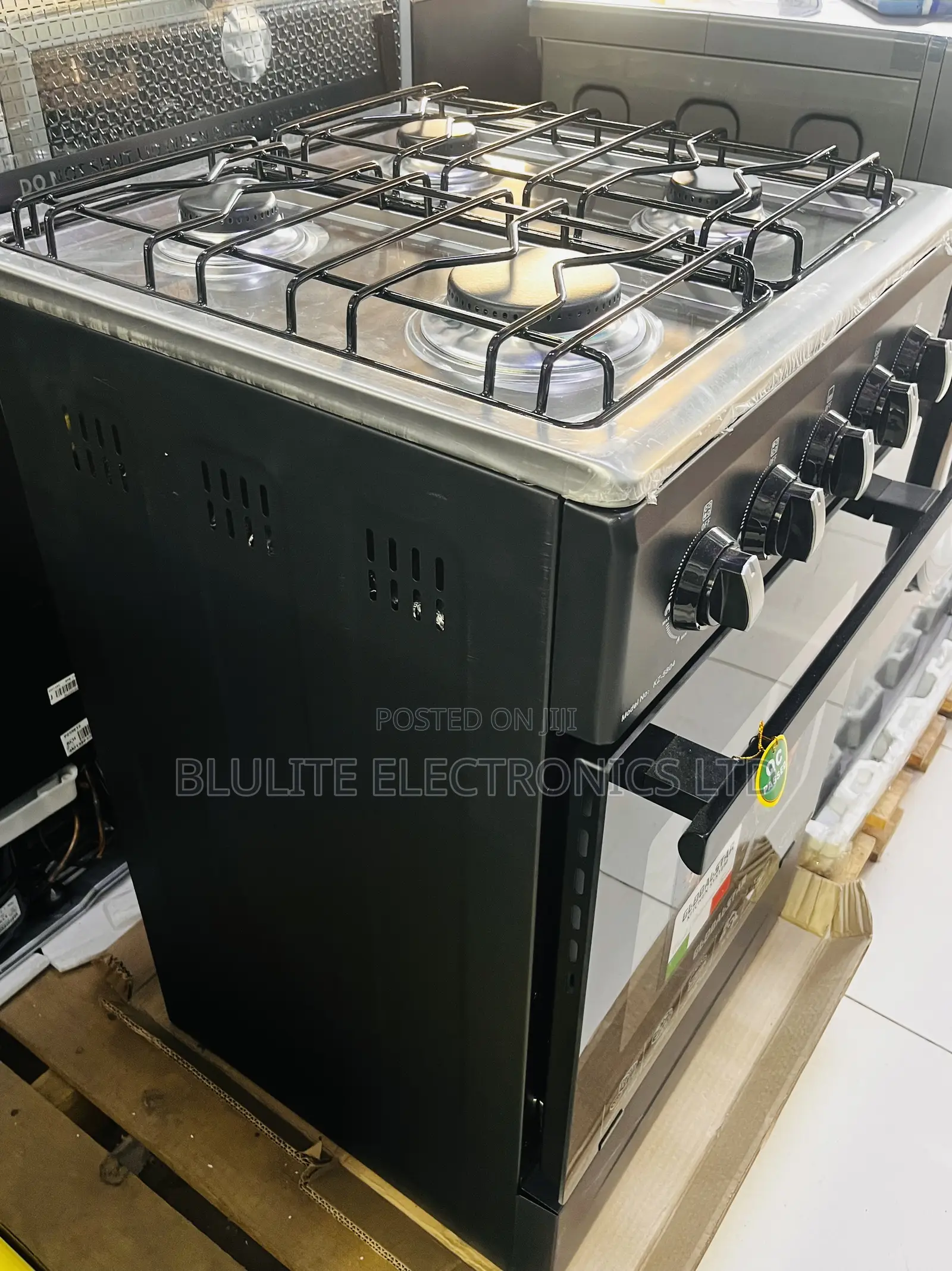 Global Star 4-Burner Gas Cooker and Oven