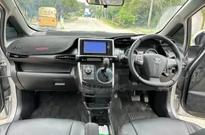 Toyota Wish 2017 Silver