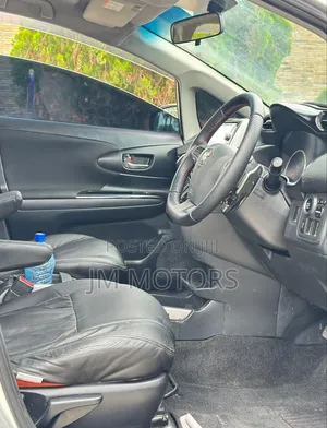 Toyota Wish 2017 Silver