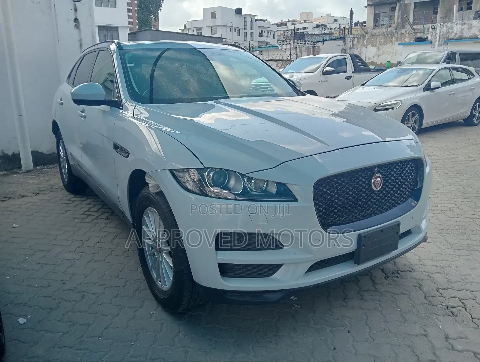 Jaguar F-Pace 2018 White