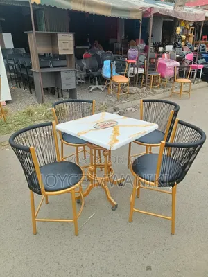 Woove Restaurant Set, Black and Gold 