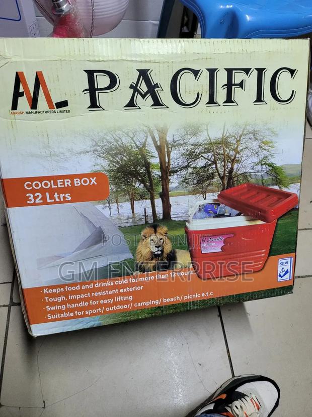 32l Pacific Cooler Box/Ice Cooler