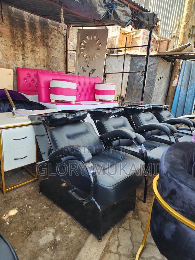 Salon Sink Chair - main view