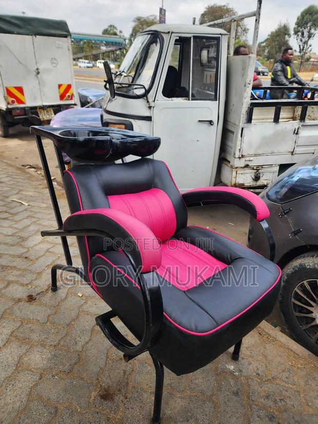 Salon Sink Chair - main view