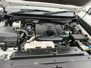 Toyota Land Cruiser Prado 2.8 2022 White
