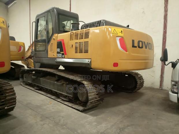 Slightly Used 22t Excavator - thumbnail 3