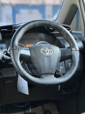 Toyota Wish 2012 Silver
