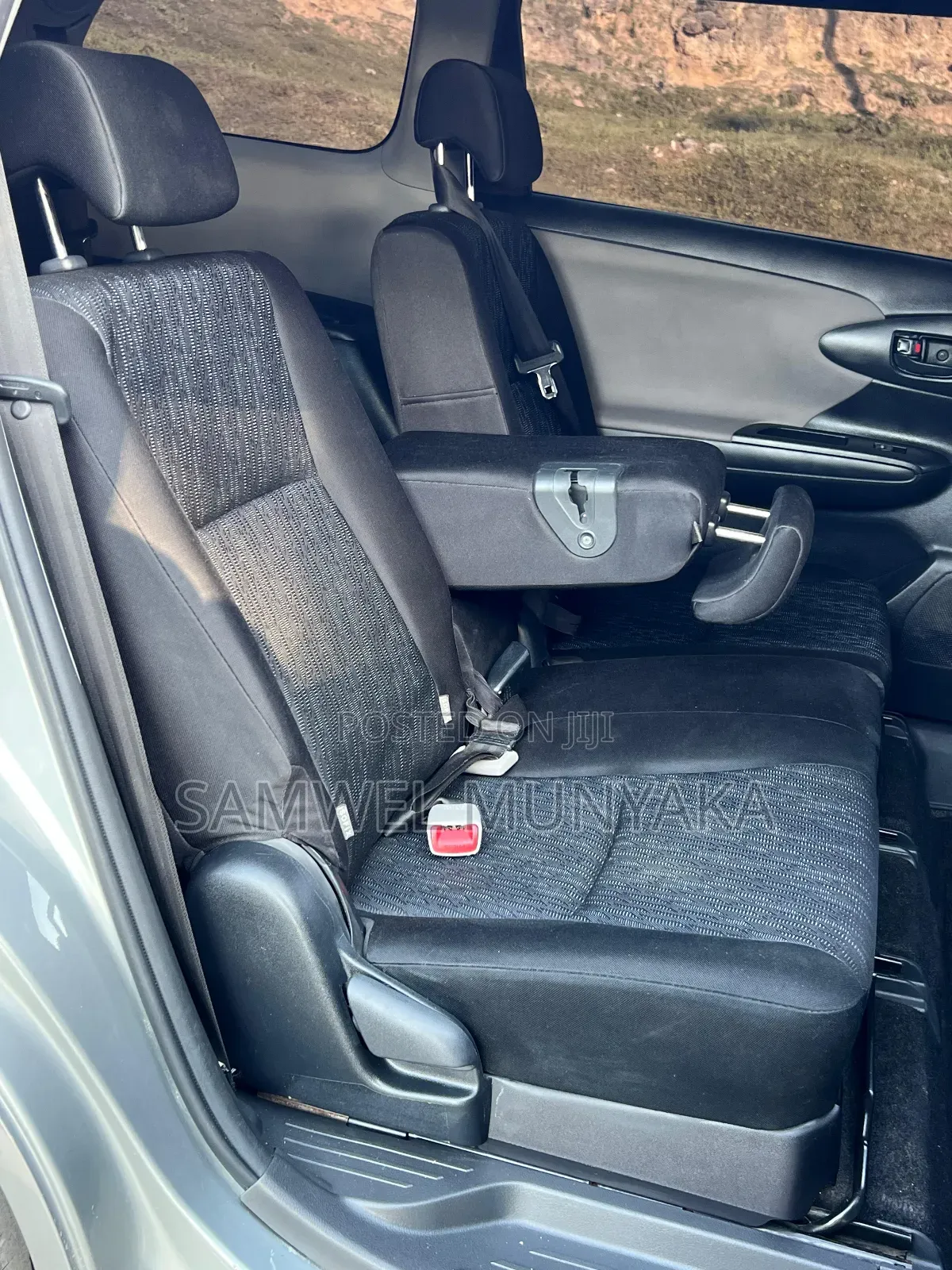 Toyota Wish 2012 Silver
