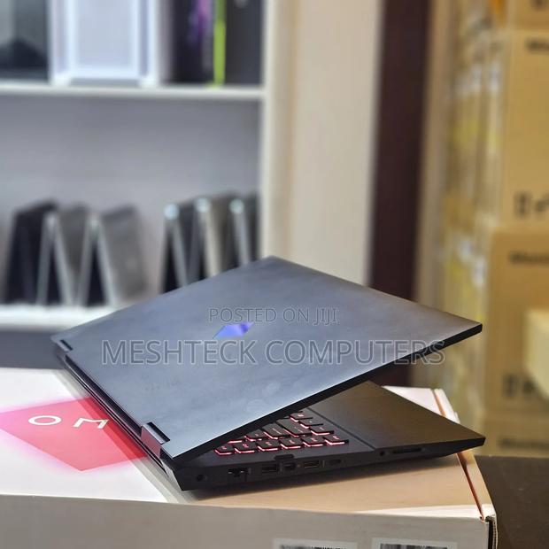 Laptop HP Omen 17 16GB Intel Core I7 SSD 1T - thumbnail 3