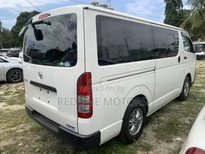 Toyota HiAce 2018 Off white