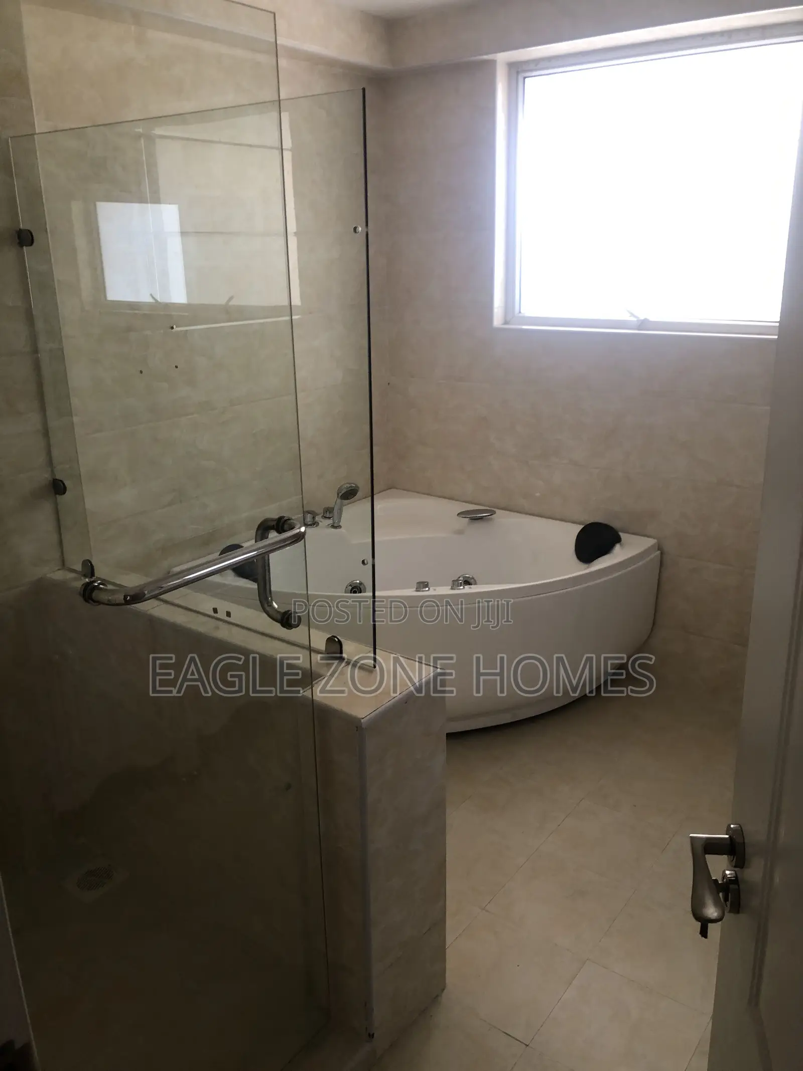 3bdrm Apartment in Rhapta Road for rent