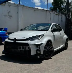 Toyota Yaris L Hatchback 5dr 2018 White