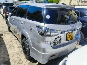 Toyota Wish 2017 Silver