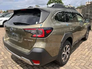 Subaru Outback 2023 Gold