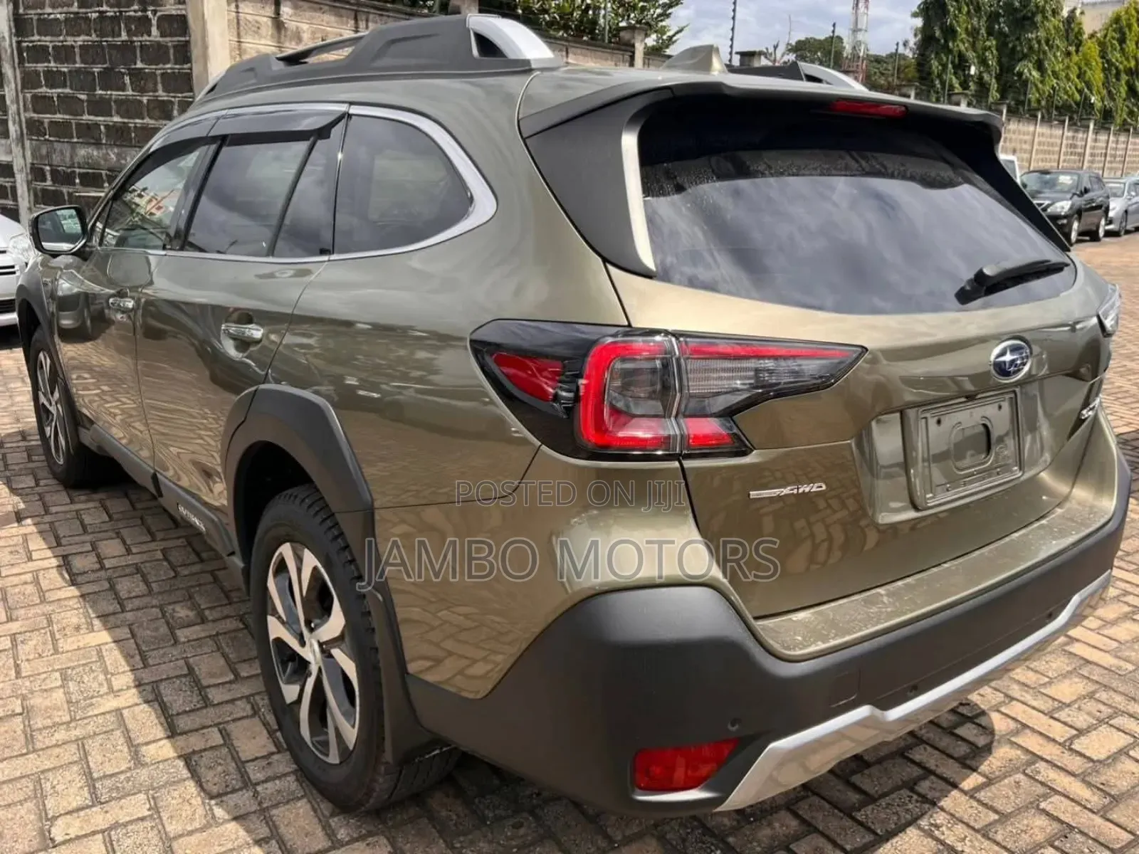 Subaru Outback 2023 Gold
