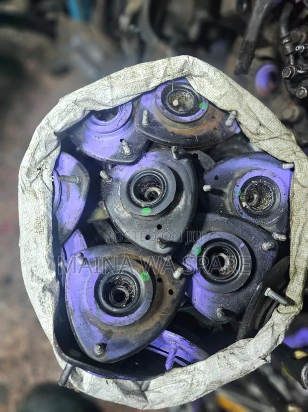 Sienta, Nze,Fielder Shock Mounting - main view