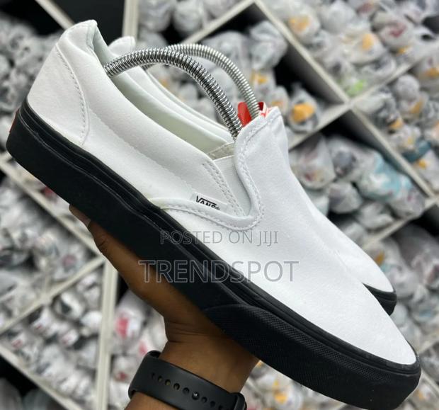 Laceless Vans - thumbnail 2