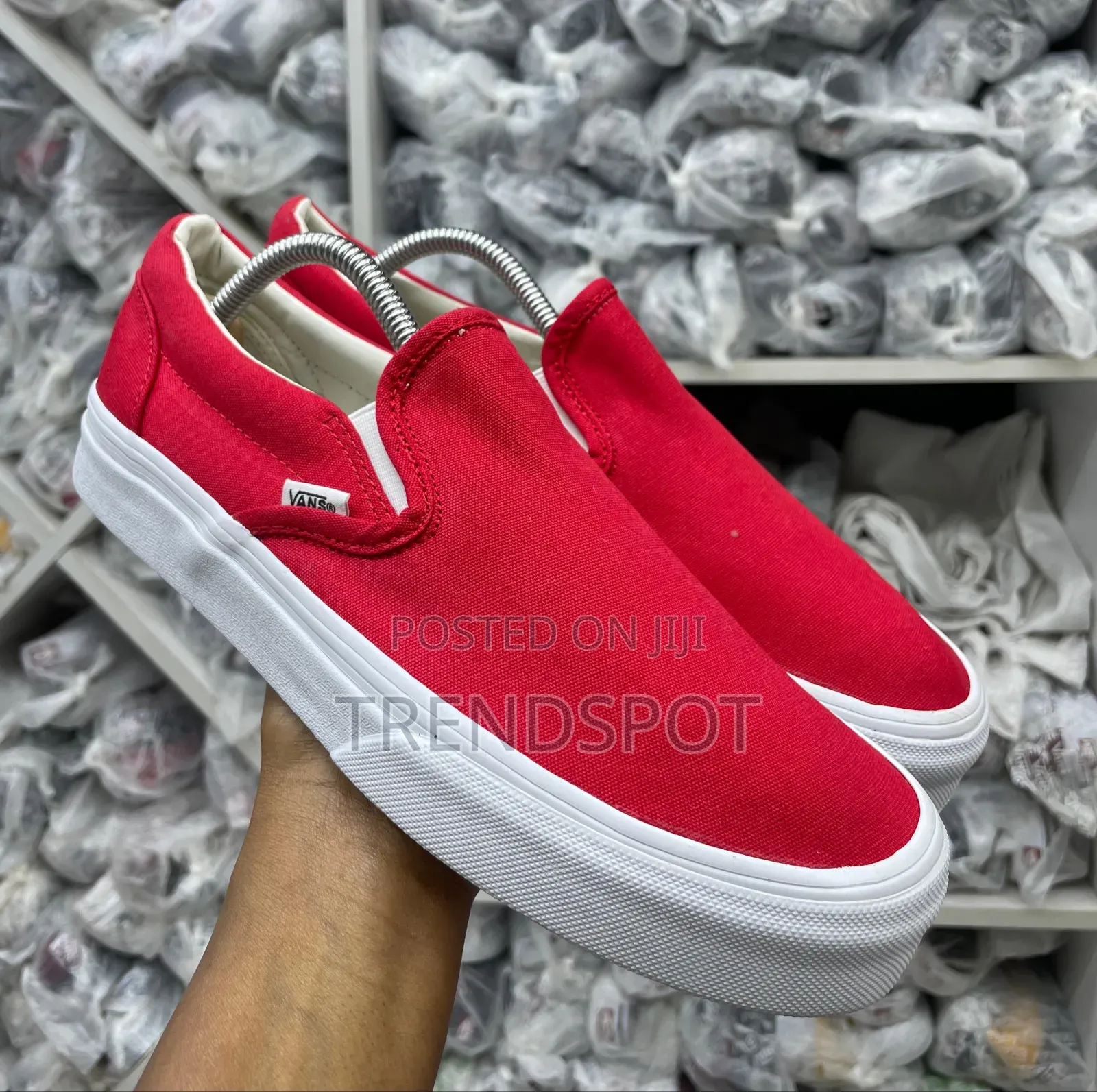 Laceless Vans 
Size 38_45