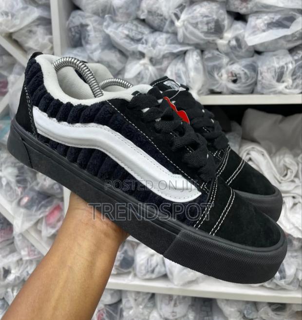 Knu Skool
Size 38_45 - thumbnail 3
