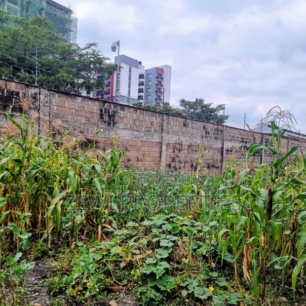 1/8 Race Course Talanta Stadium - thumbnail 4