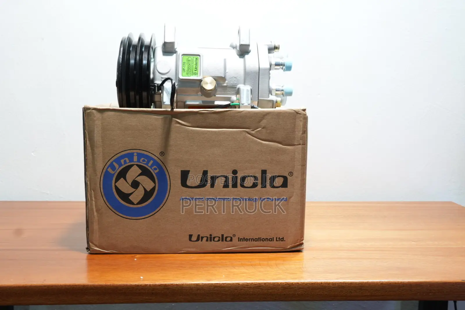 Unicla Up170(21002-10415) 107899 Ac Compressor for Truck Tractor(R134a