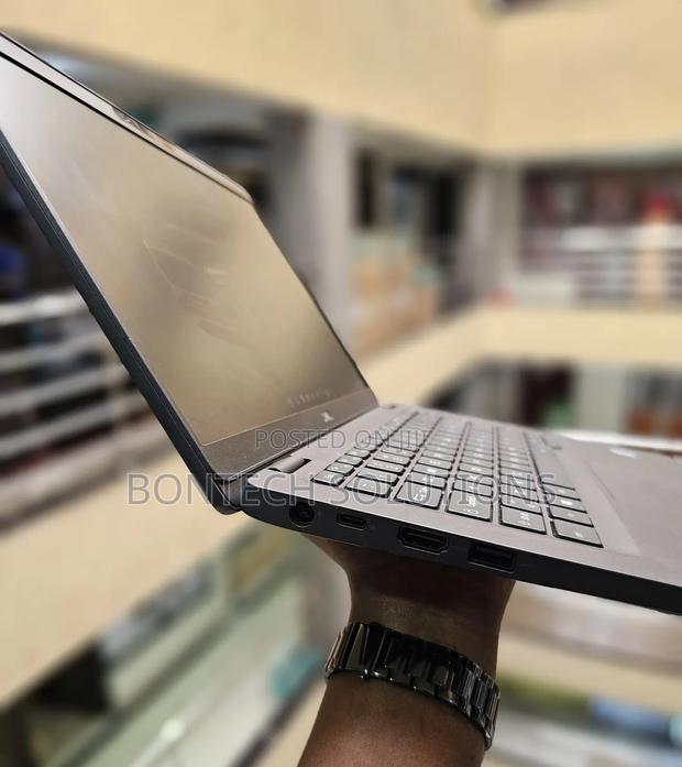 Laptop Dell Latitude 5300 8GB Intel Core I7 SSD 256GB - thumbnail 3