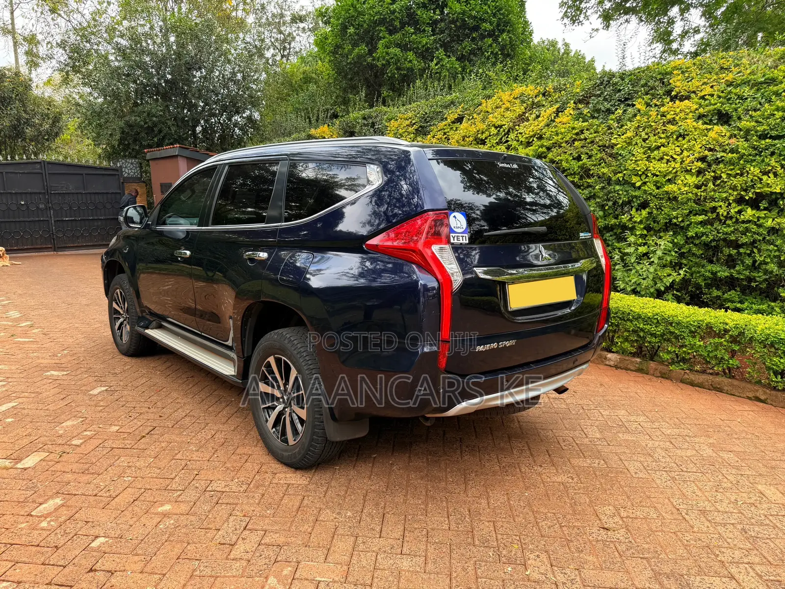 Mitsubishi Pajero Sport Exceed 2016 Blue