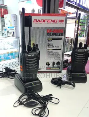 Portable 3km Range Bf-888s VHF/Uhf Transceiver Walkie Talkies.