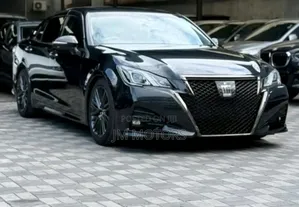 Toyota Crown 2018 Matt Black