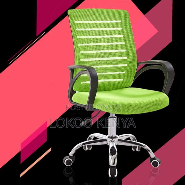 Office Chair : Mid-Height Mesh Executive Chair