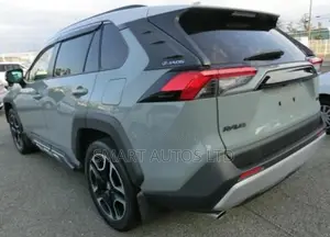 Toyota RAV4 Adventure 2019 Green