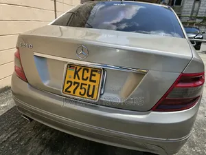 Mercedes-Benz C250 2011 Gold