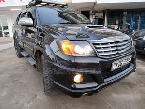 Toyota Hilux 2016 Black